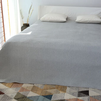 Hiszpańska narzuta na łóżko PALOMA 250x270 popielato-kremowa